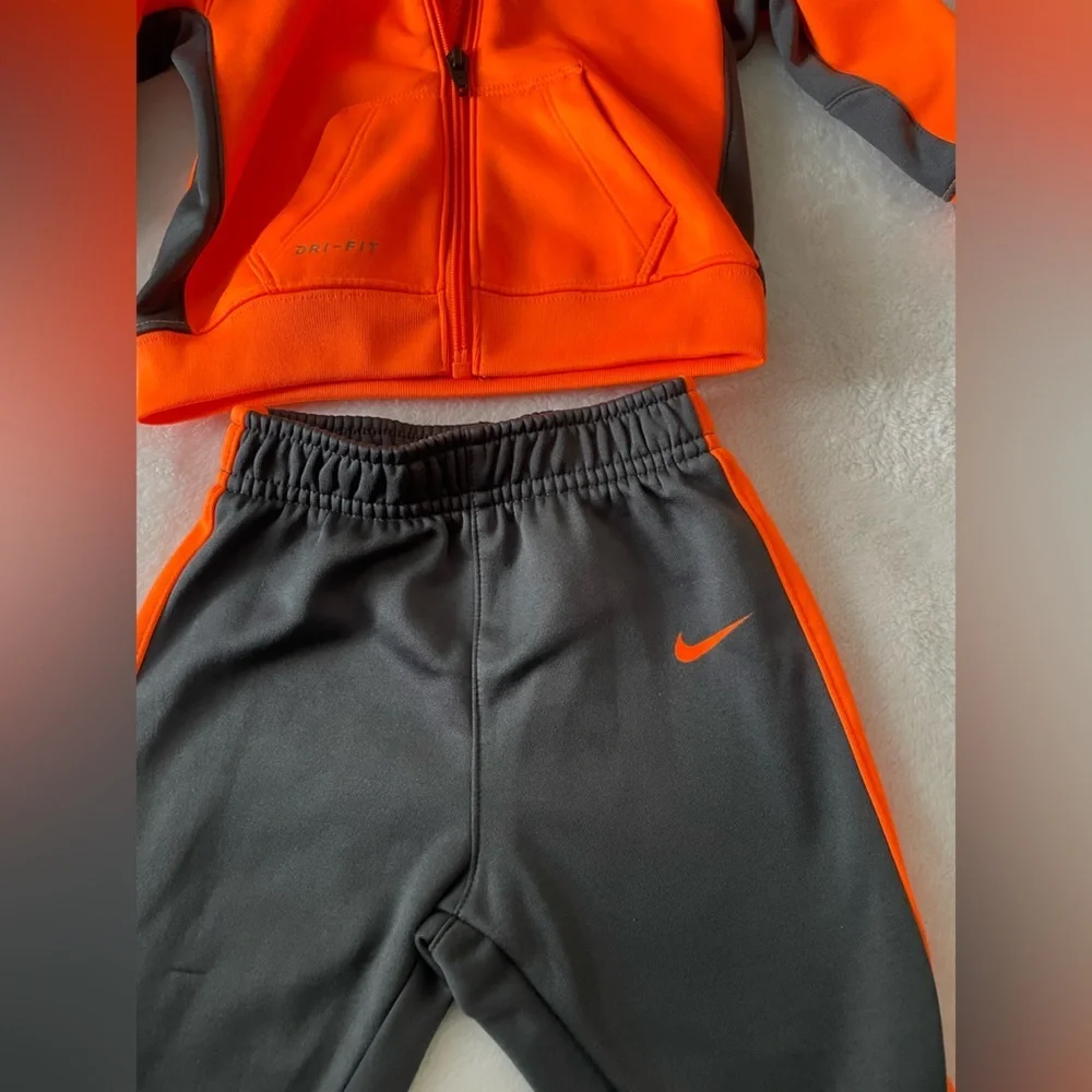 Nike Matching Set Bright Orange Hoodie with Grey Details 9-12 months - Picture 9 of 10